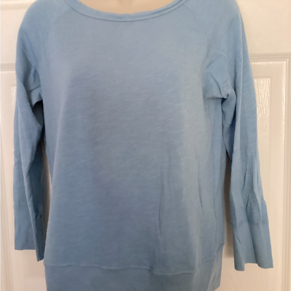 Standard James Perse Top Size 1 in Dusky Blue